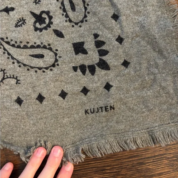 Kujten Large Gray Paisley Print Cashmere Bandana Scarf - Picture 2 of 3